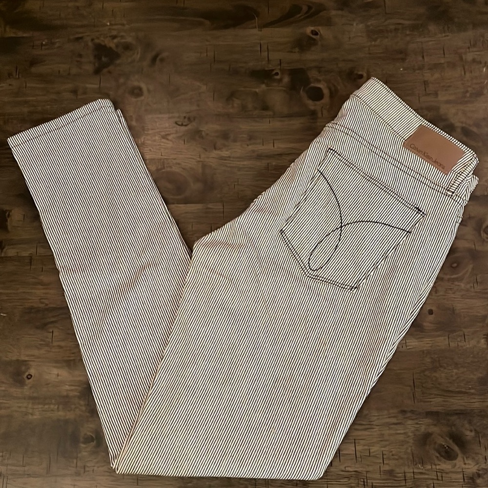 CALVIN KLEIN pin stripe ankle skinny jeans sz:6